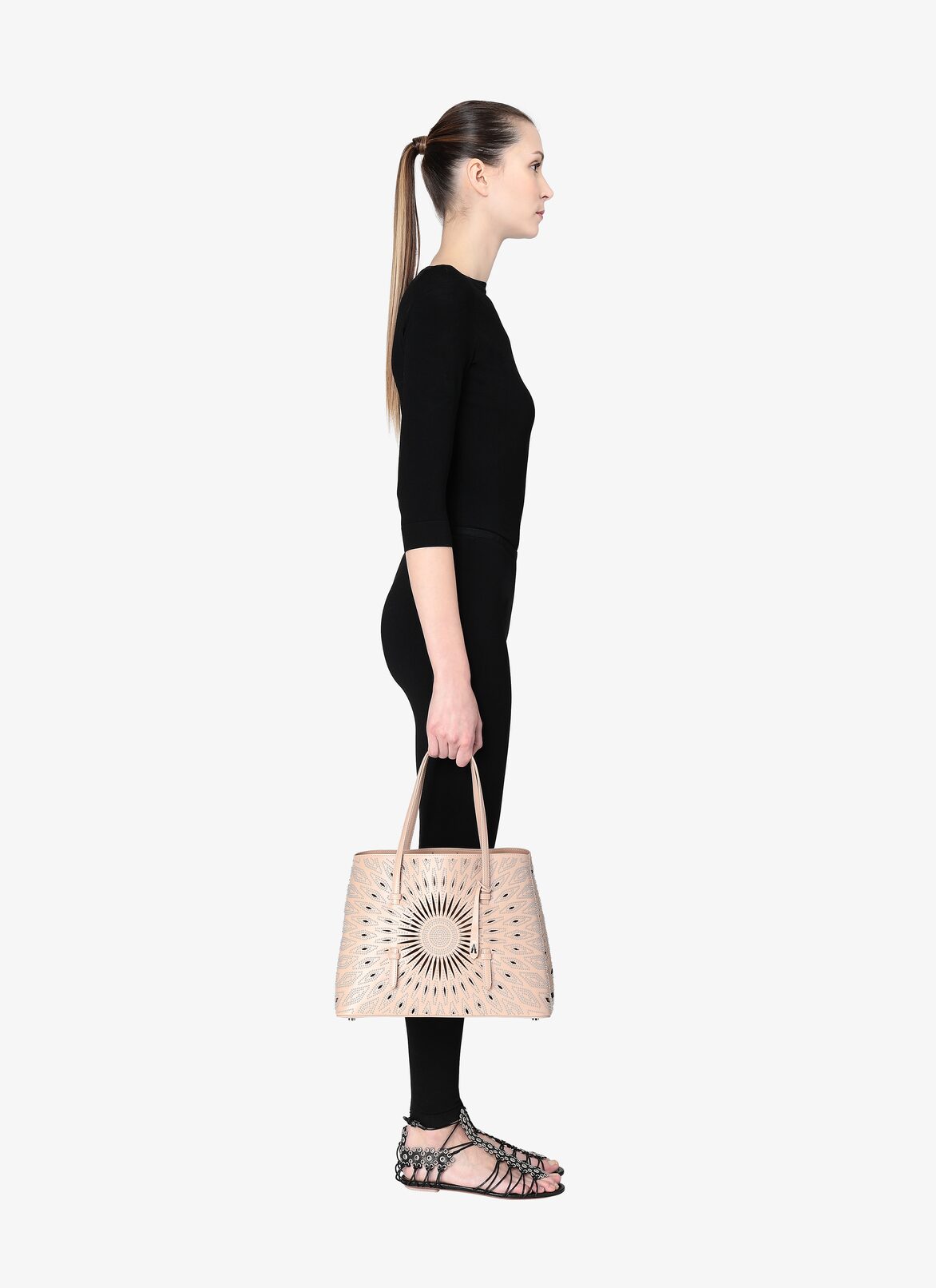 MINA MEDIUM CUIR LUX CERAMIQUE SABLE ALAÏA SABLE  MINA MEDIUM CUIR LUX CERAMIQUE SABLE